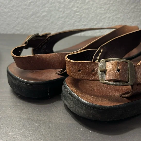Brown leather sandals - Picture 7 of 12
